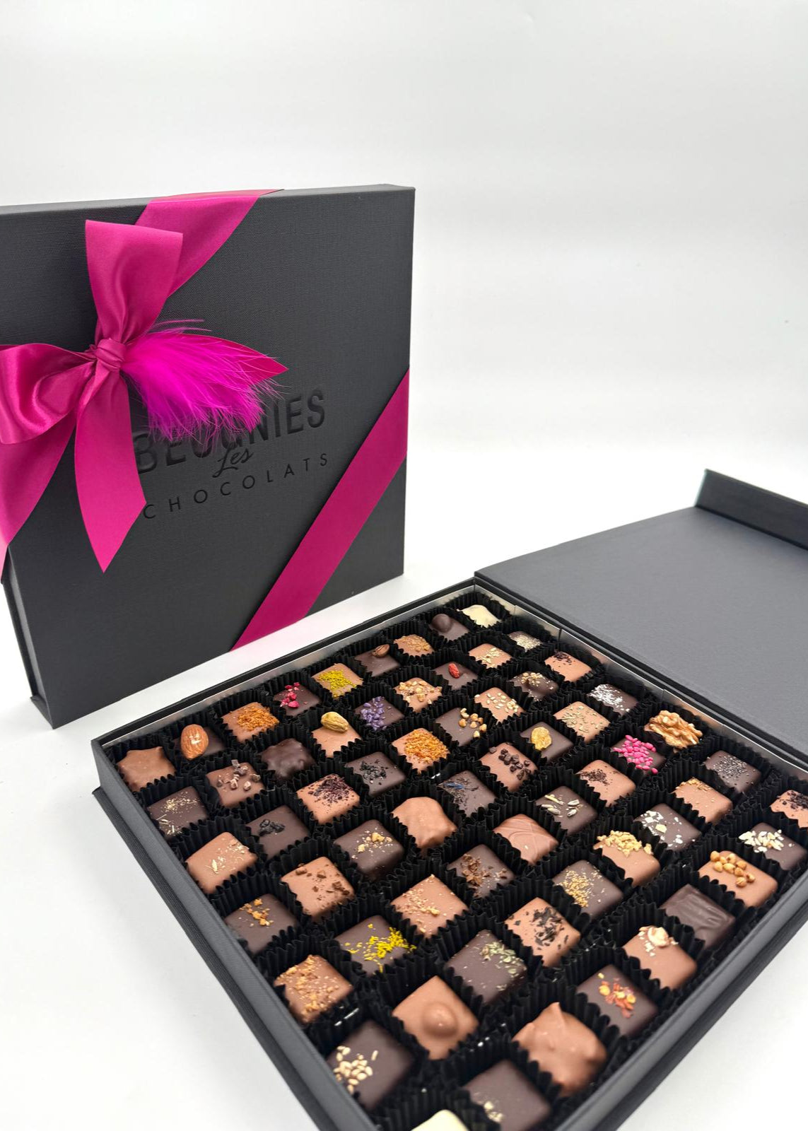 "LUXEBOX"