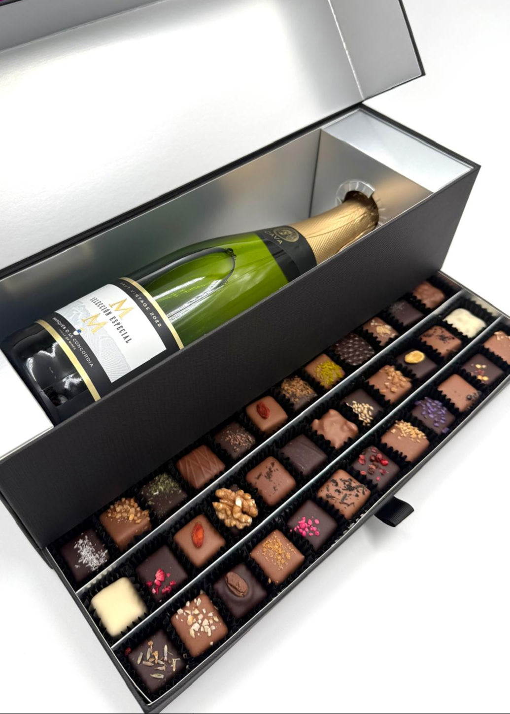 "CAVA BOX"